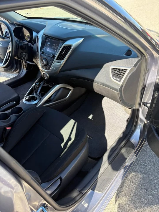 2017 Hyundai Veloster - Image 3 of 6