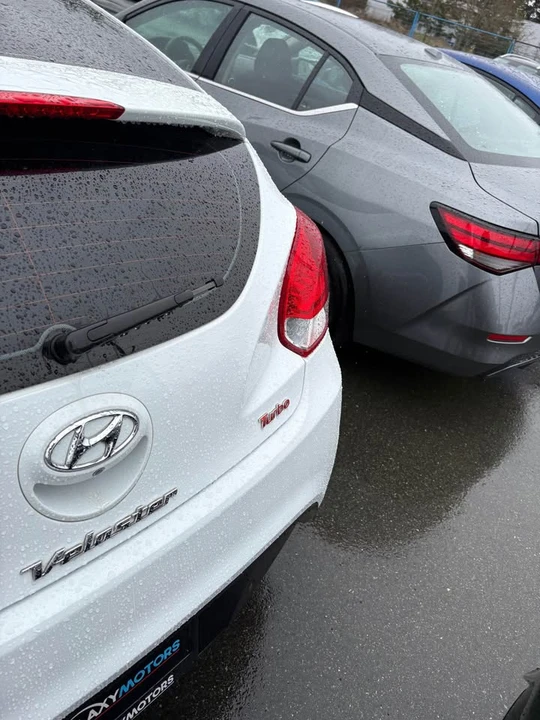 2017 Hyundai Veloster - Image 8 of 18