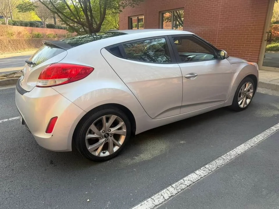 2017 Hyundai Veloster - Image 4 of 11