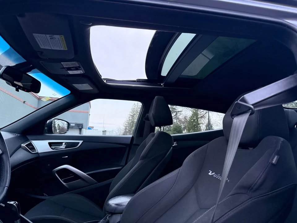 2017 Hyundai Veloster - Image 16 of 17