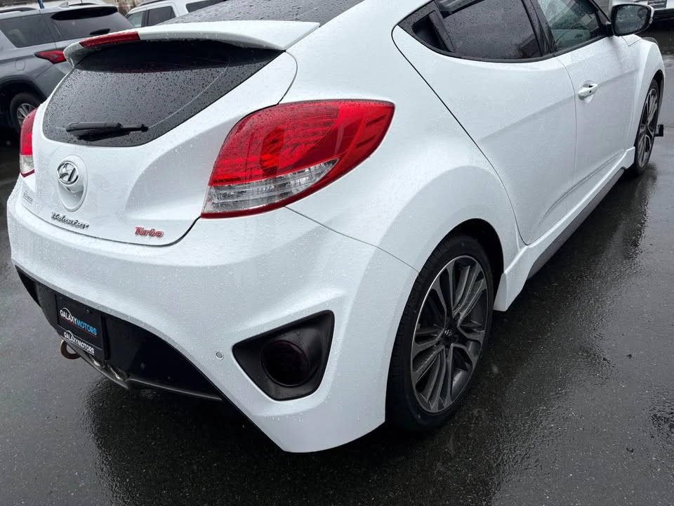 2017 Hyundai Veloster - Image 9 of 18