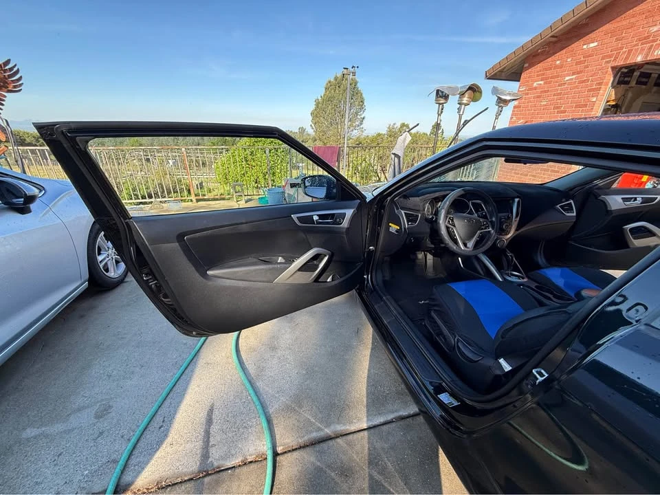 2017 Hyundai Veloster - Image 7 of 12