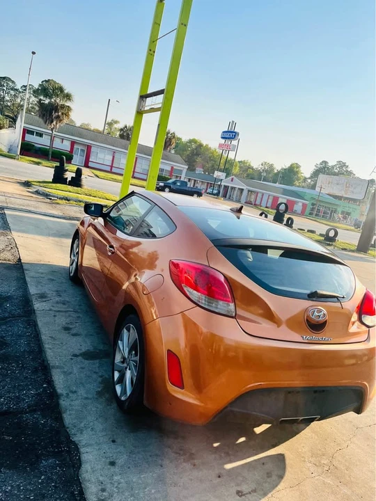 2017 Hyundai Veloster - Image 8 of 13