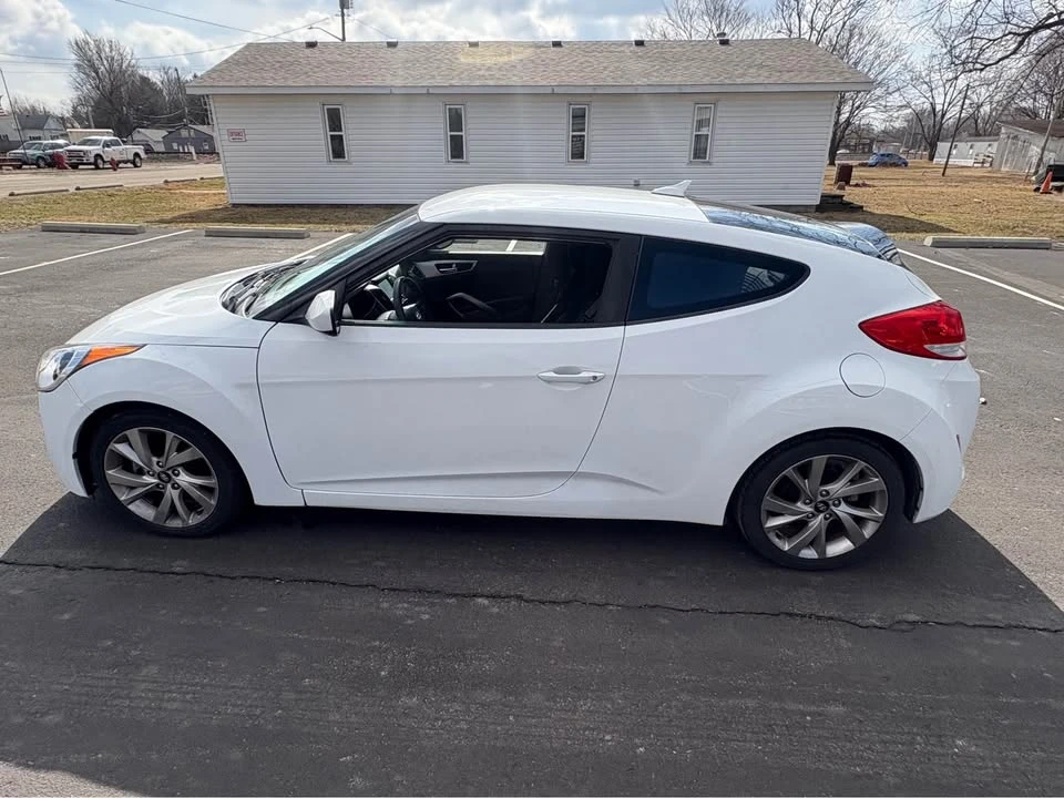 2017 Hyundai Veloster - Image 13 of 18