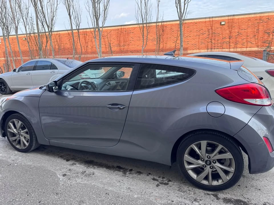2017 Hyundai Veloster - Image 2 of 14