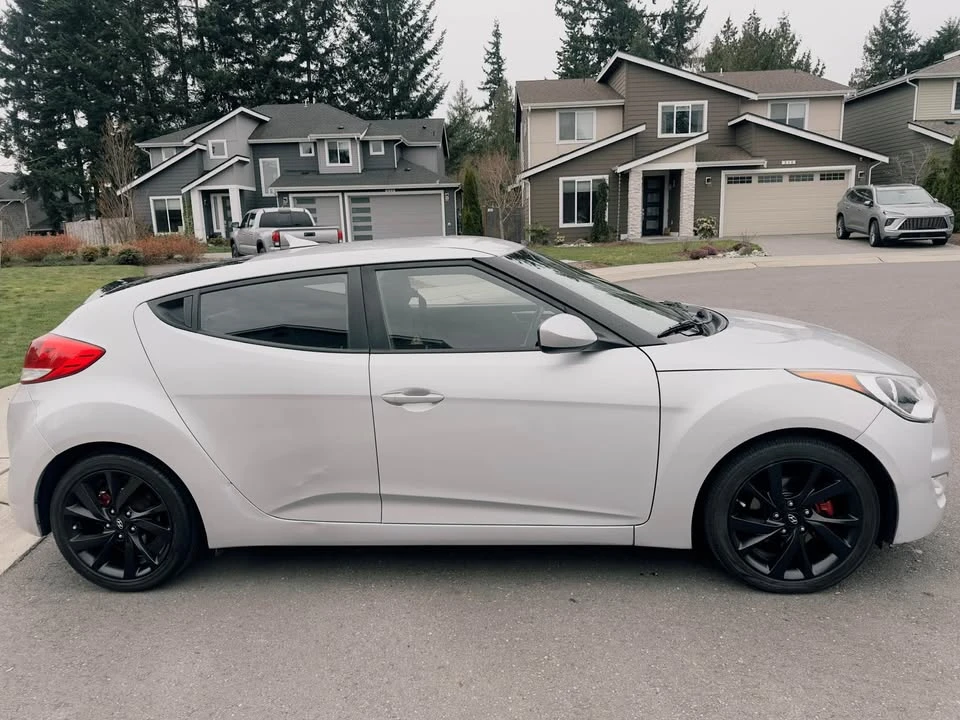 2017 Hyundai Veloster - Image 3 of 11