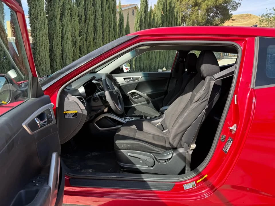 2017 Hyundai Veloster - Image 12 of 15