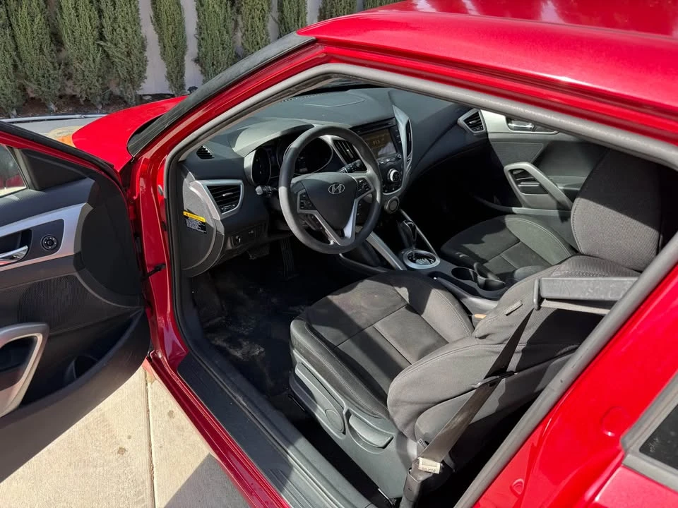 2017 Hyundai Veloster - Image 13 of 15