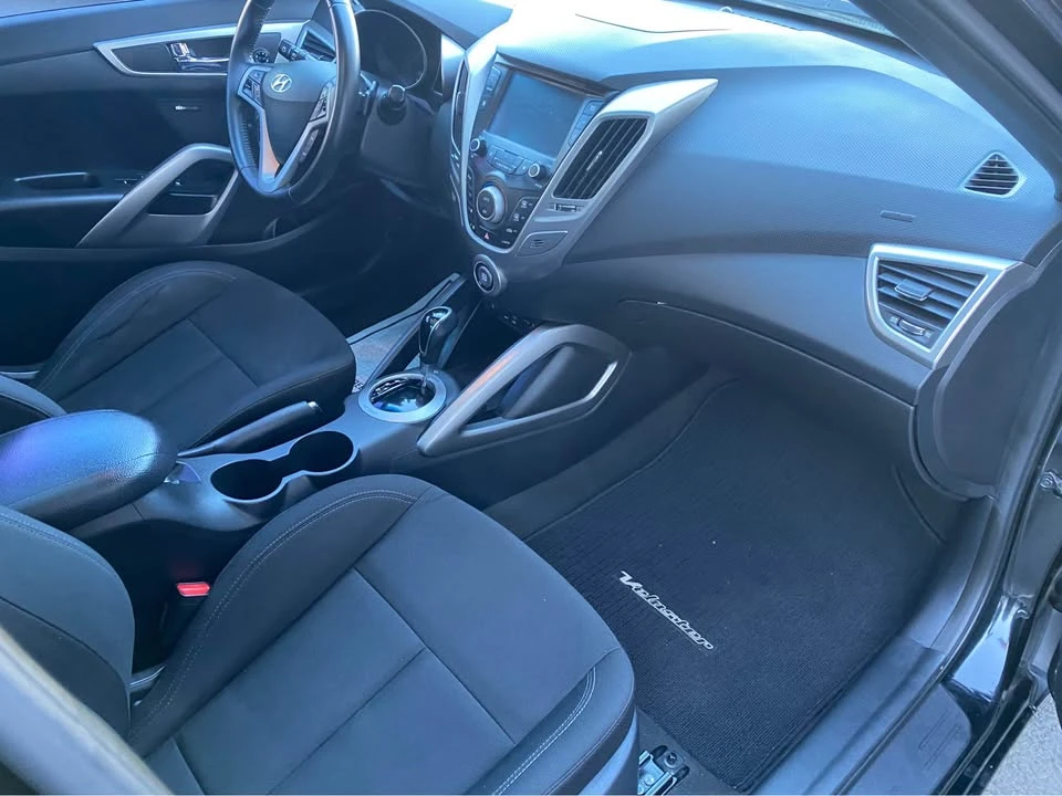 2017 Hyundai Veloster - Image 11 of 12