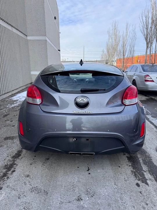 2017 Hyundai Veloster - Image 4 of 14