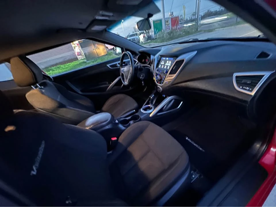 2017 Hyundai Veloster - Image 10 of 15