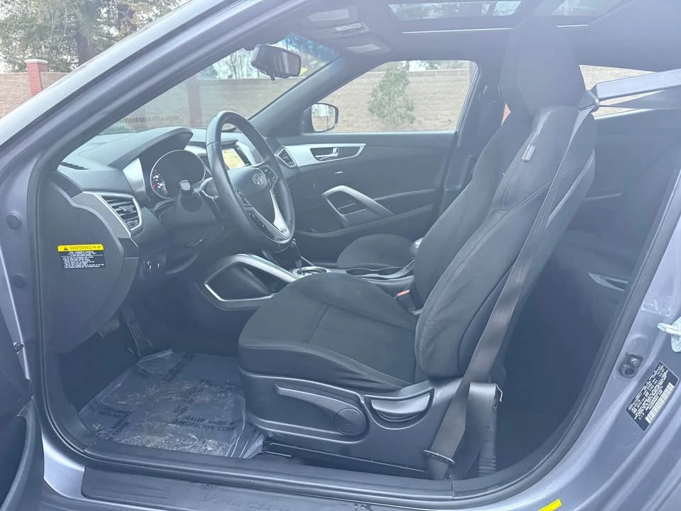 2017 Hyundai Veloster - Image 9 of 17