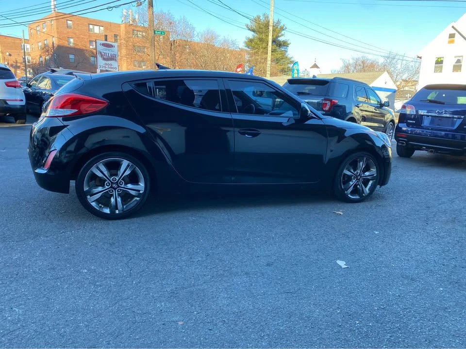 2017 Hyundai Veloster - Image 4 of 12