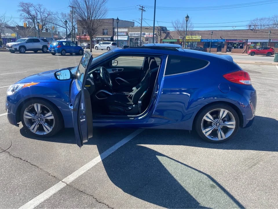 2017 Hyundai Veloster - Image 16 of 19