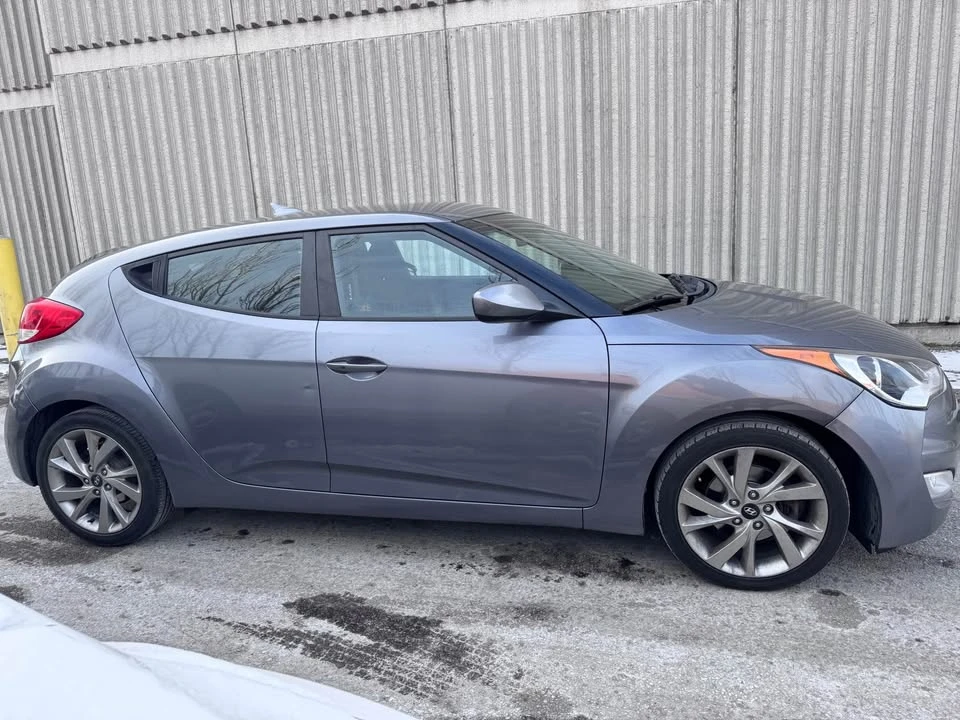 2017 Hyundai Veloster - Image 6 of 14