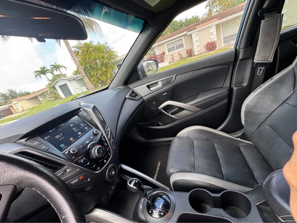 2017 Hyundai Veloster - Image 9 of 16