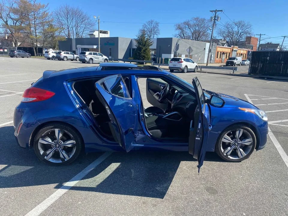 2017 Hyundai Veloster - Image 17 of 19