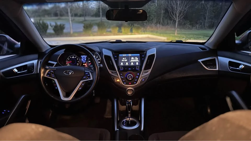 2017 Hyundai Veloster - Image 9 of 13