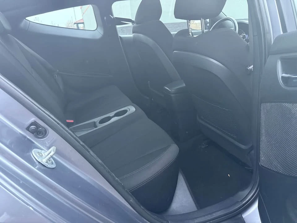 2017 Hyundai Veloster - Image 12 of 17