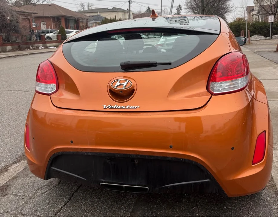 2017 Hyundai Veloster - Image 2 of 10