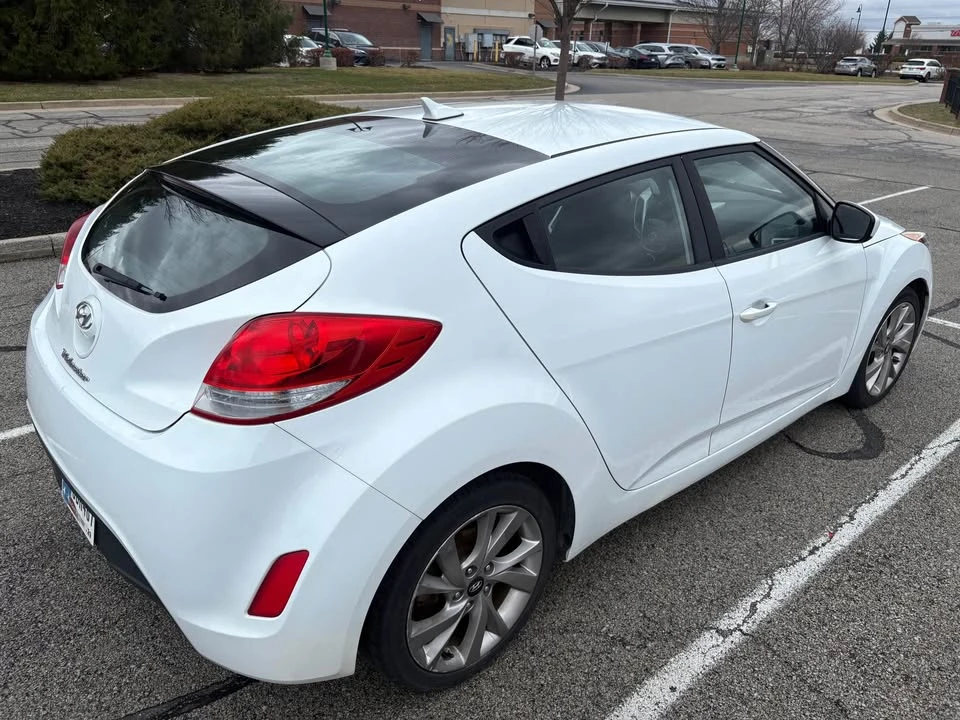 2017 Hyundai Veloster - Image 7 of 12