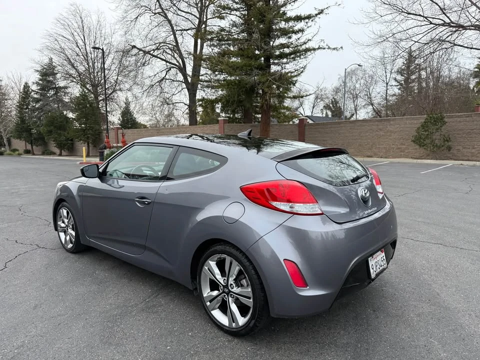 2017 Hyundai Veloster - Image 4 of 17