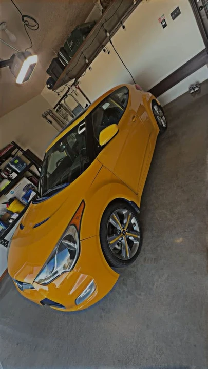 2017 Hyundai Veloster - Image 2 of 4