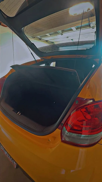 2017 Hyundai Veloster - Image 2 of 7