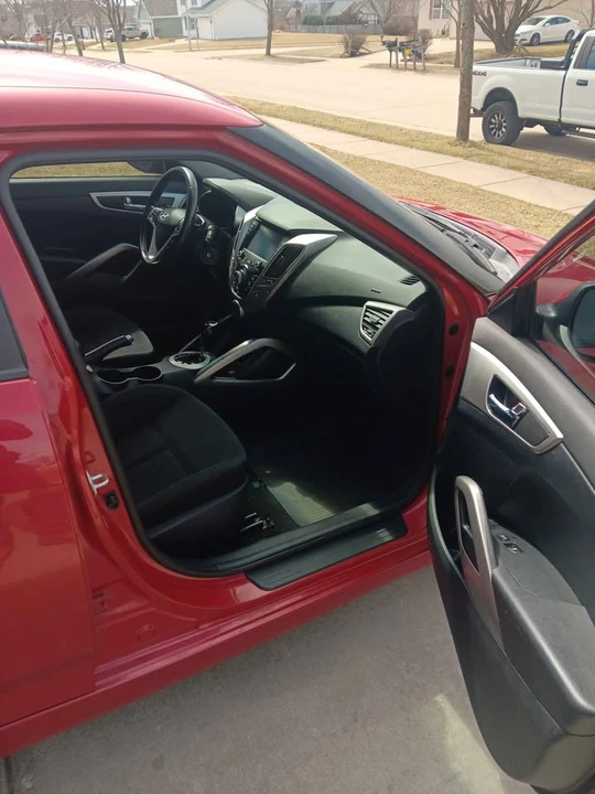 2017 Hyundai Veloster - Image 6 of 12
