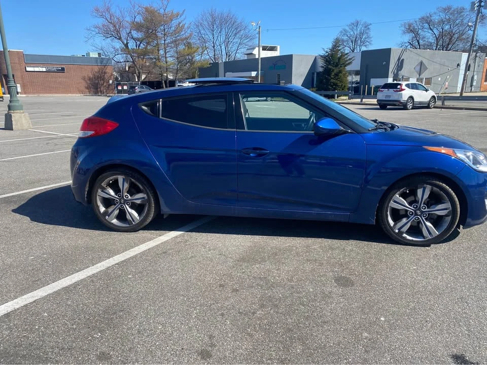 2017 Hyundai Veloster - Image 2 of 19