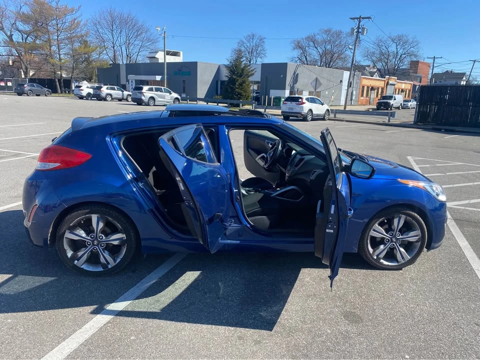 2017 Hyundai Veloster - Image 18 of 19
