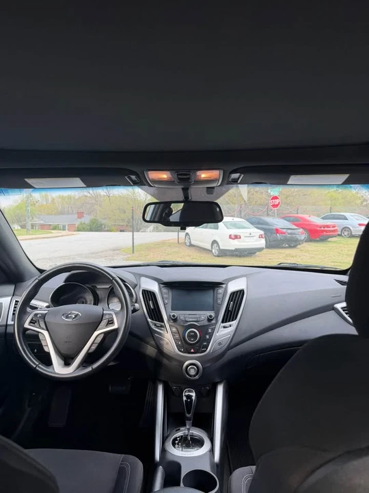 2017 Hyundai Veloster - Image 7 of 12
