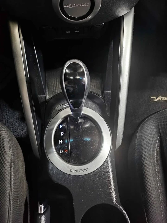 2017 Hyundai Veloster - Image 6 of 13