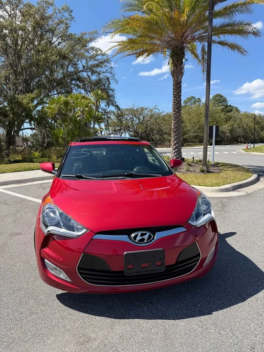 2017 Hyundai Veloster - Image 2 of 17