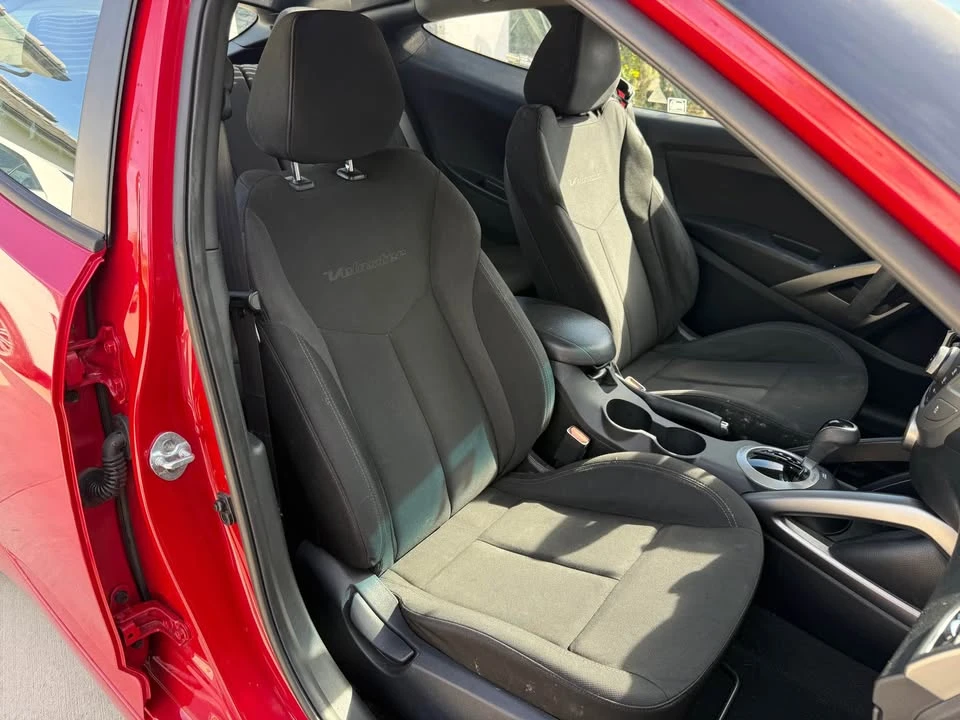 2017 Hyundai Veloster - Image 9 of 15