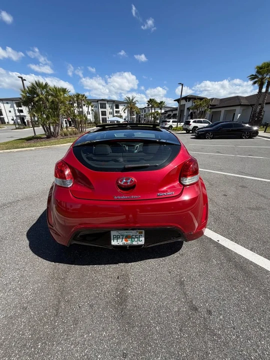 2017 Hyundai Veloster - Image 10 of 17