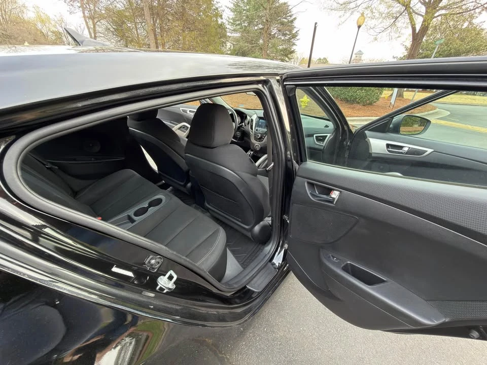 2017 Hyundai Veloster - Image 6 of 20