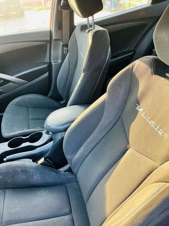 2017 Hyundai Veloster - Image 15 of 15