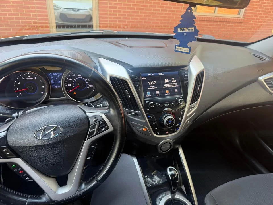 2017 Hyundai Veloster - Image 8 of 11