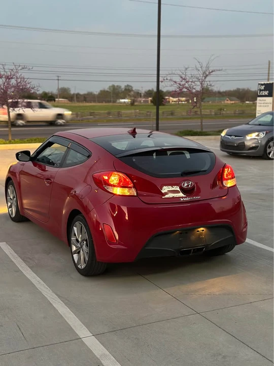 2017 Hyundai Veloster - Image 6 of 15