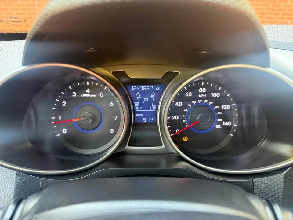 2017 Hyundai Veloster - Image 9 of 11
