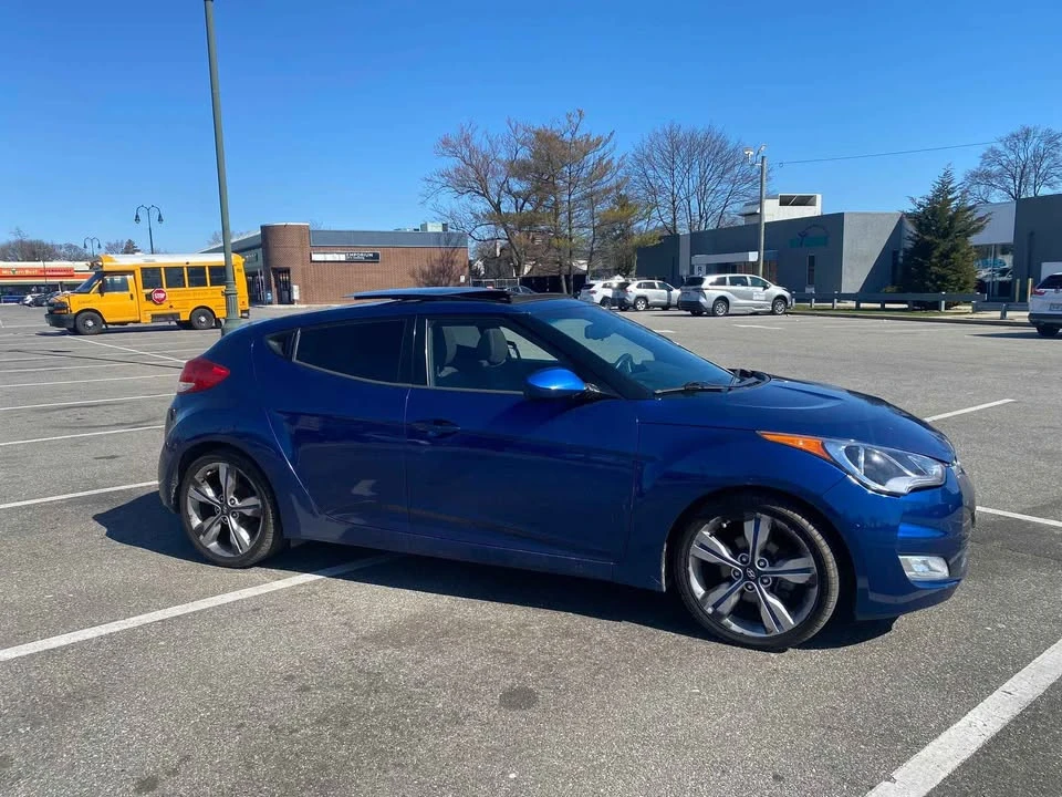 2017 Hyundai Veloster - Image 14 of 19