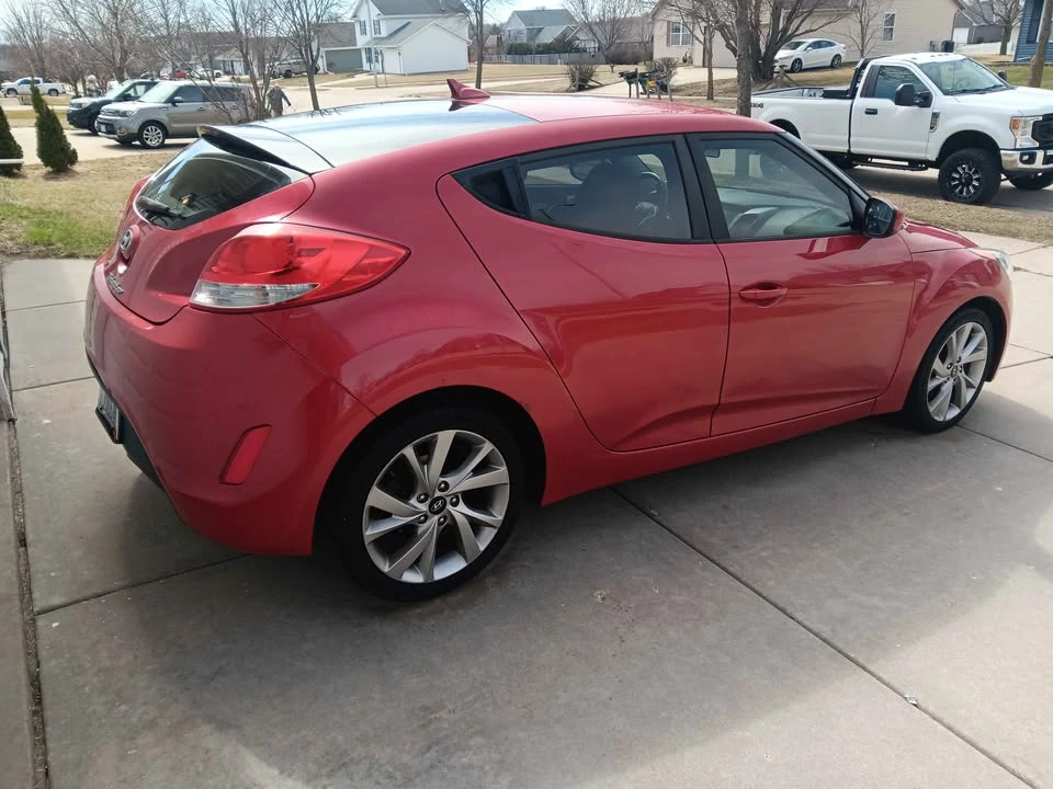 2017 Hyundai Veloster - Image 3 of 12