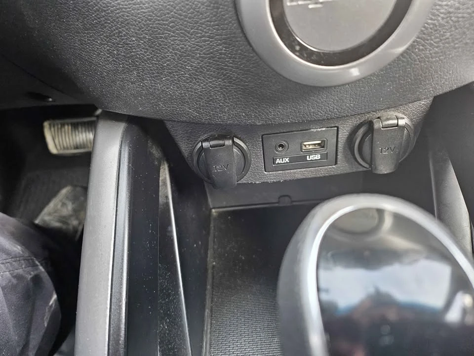 2017 Hyundai Veloster - Image 12 of 13