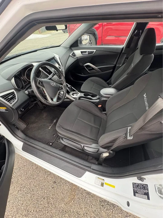 2017 Hyundai Veloster - Image 10 of 12