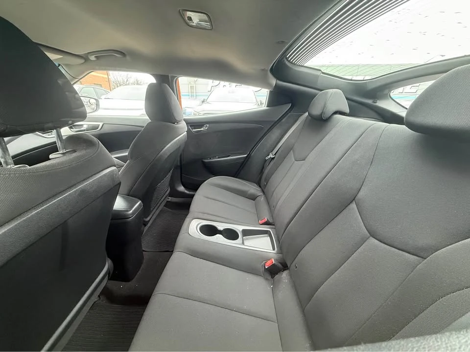 2017 Hyundai Veloster - Image 10 of 10