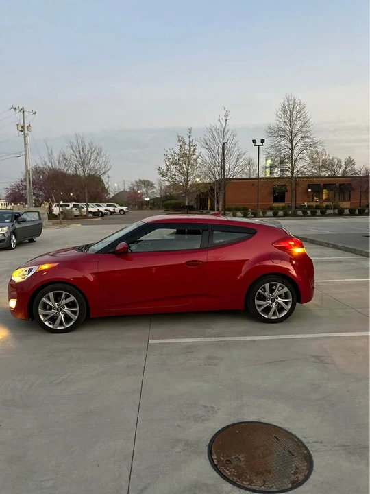 2017 Hyundai Veloster - Image 5 of 15
