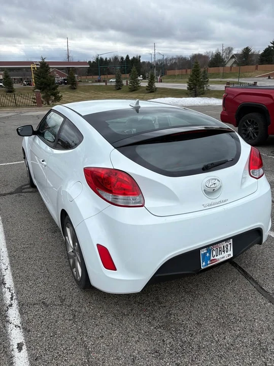 2017 Hyundai Veloster - Image 9 of 12