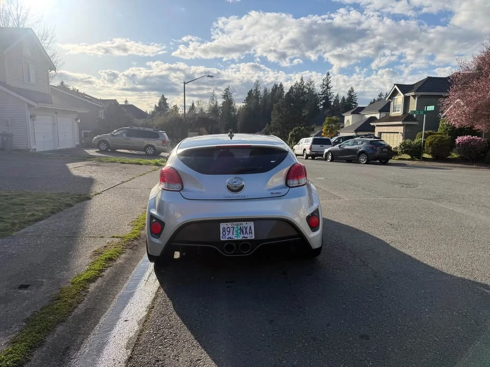 2017 Hyundai Veloster - Image 6 of 10