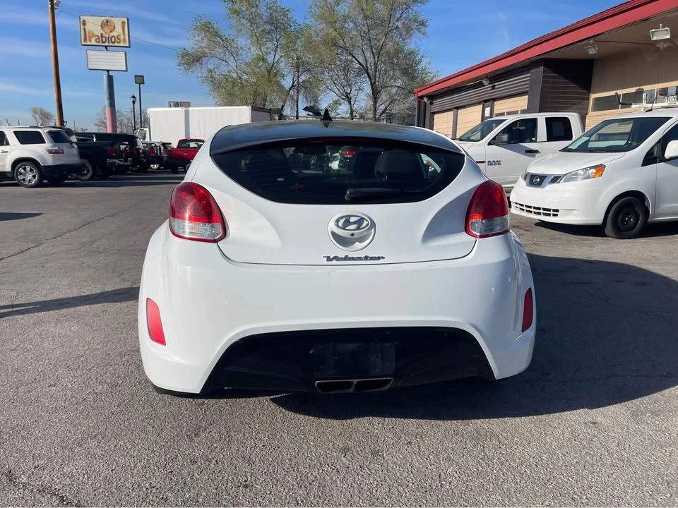 2017 Hyundai Veloster - Image 5 of 8